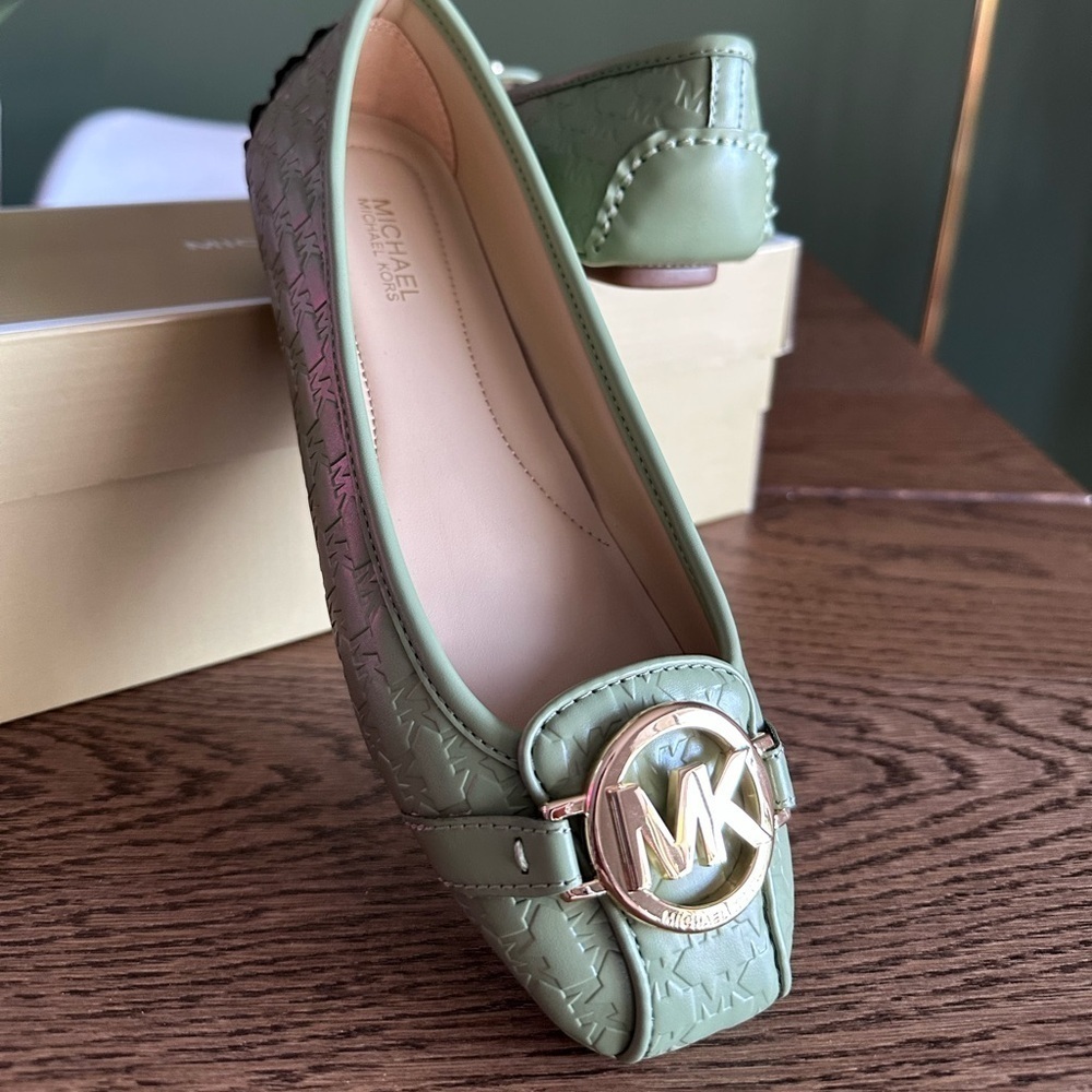 NWT！NEW！Michael Kors Fulton Logo Embossed Moccasin Loafers Ballet Flats Women's - Picture 6 of 7